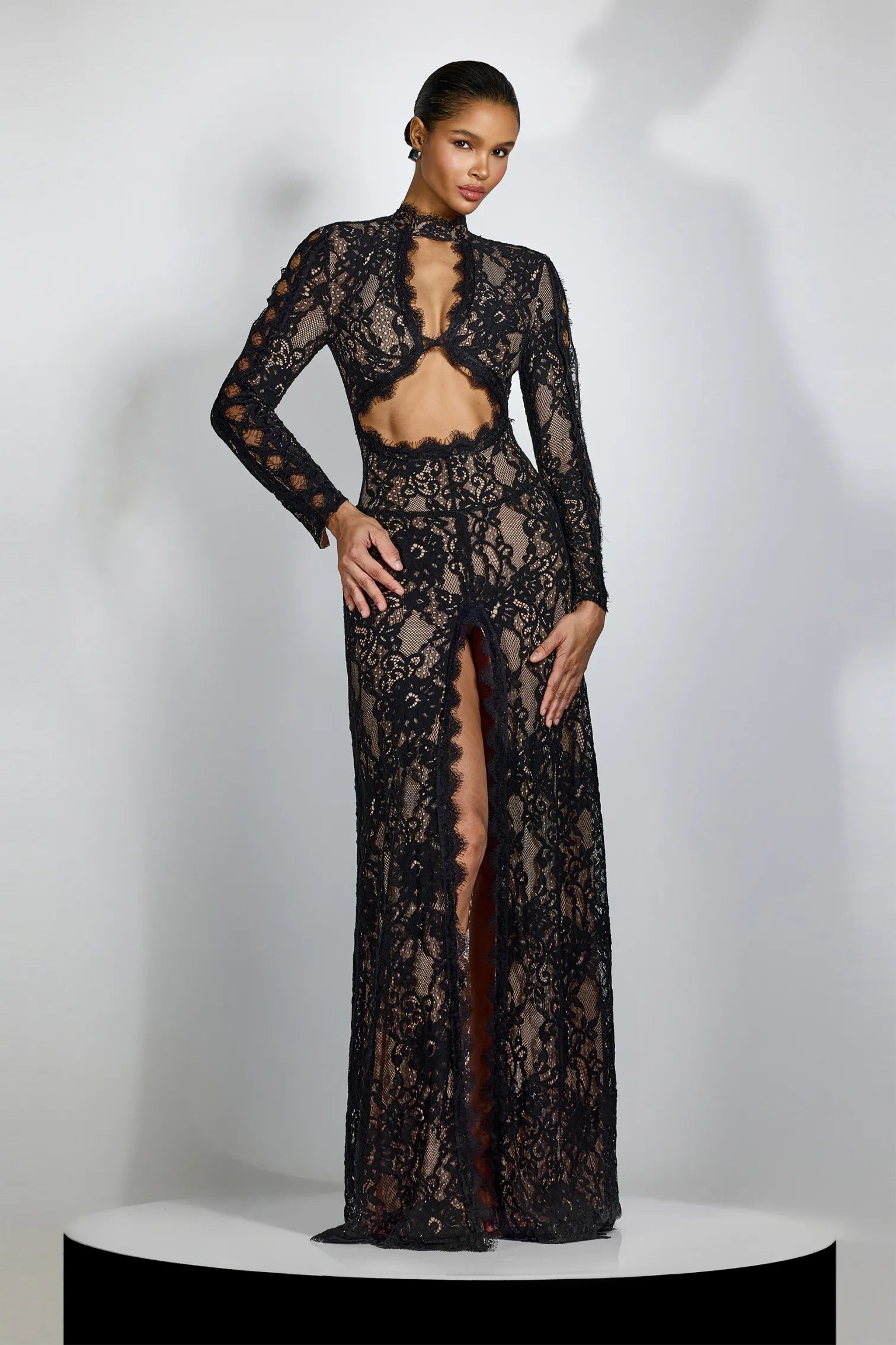 AMELIA LACE MAXI DRESS