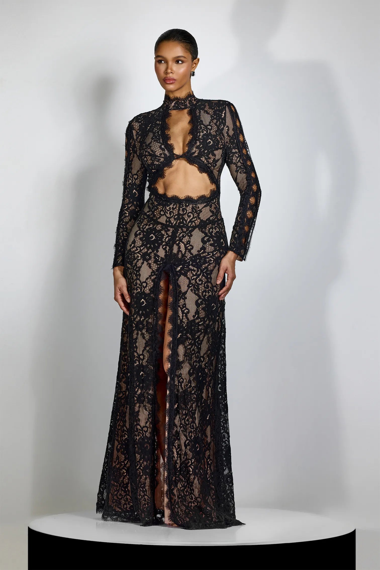 AMELIA LACE MAXI DRESS