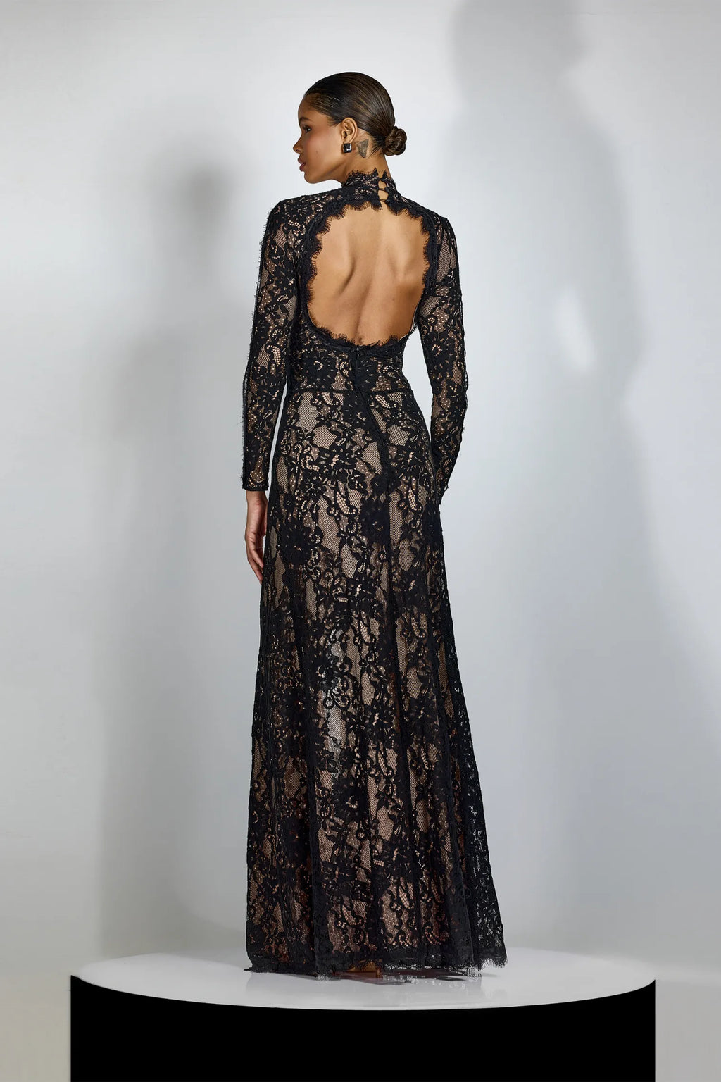 AMELIA LACE MAXI DRESS