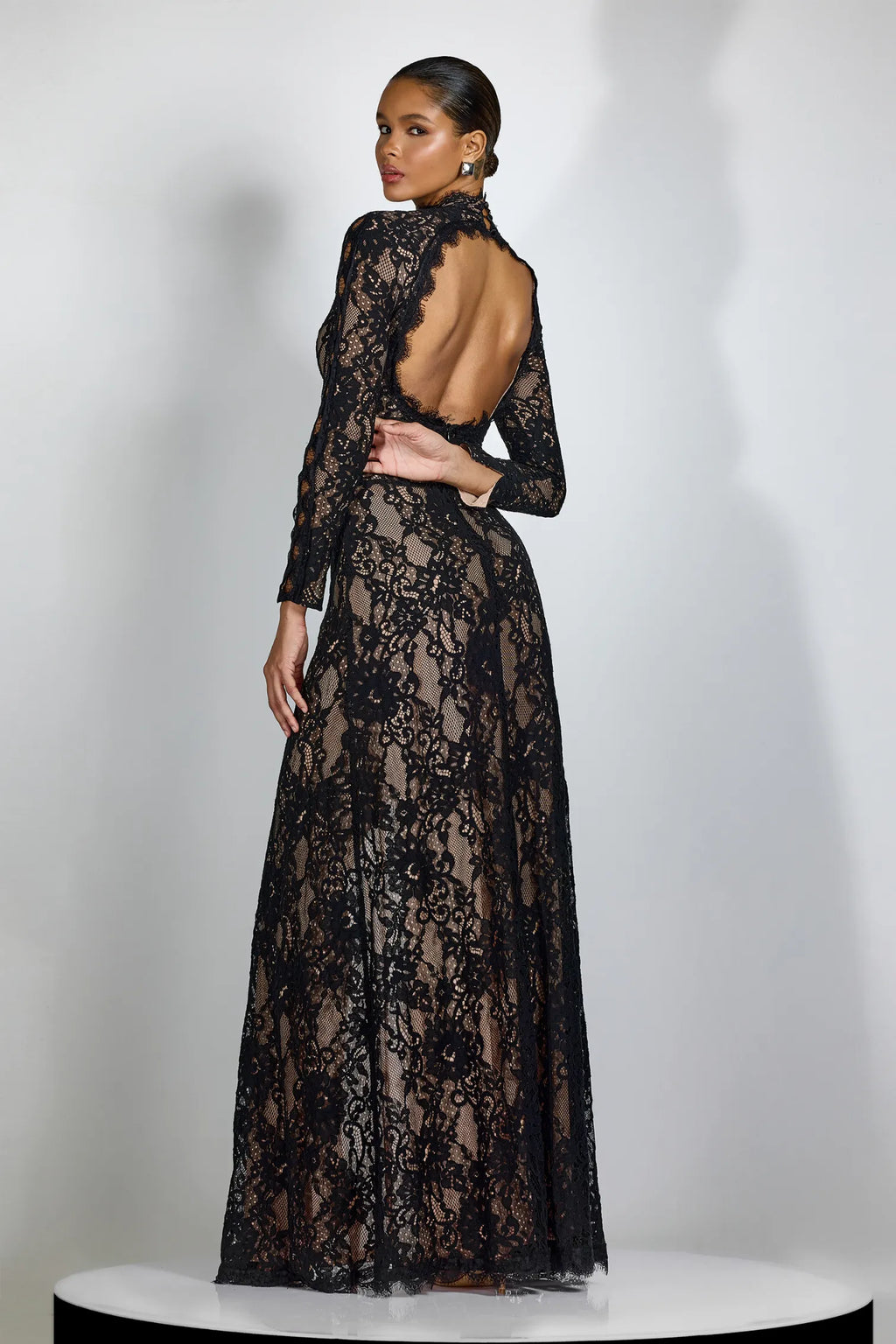 AMELIA LACE MAXI DRESS