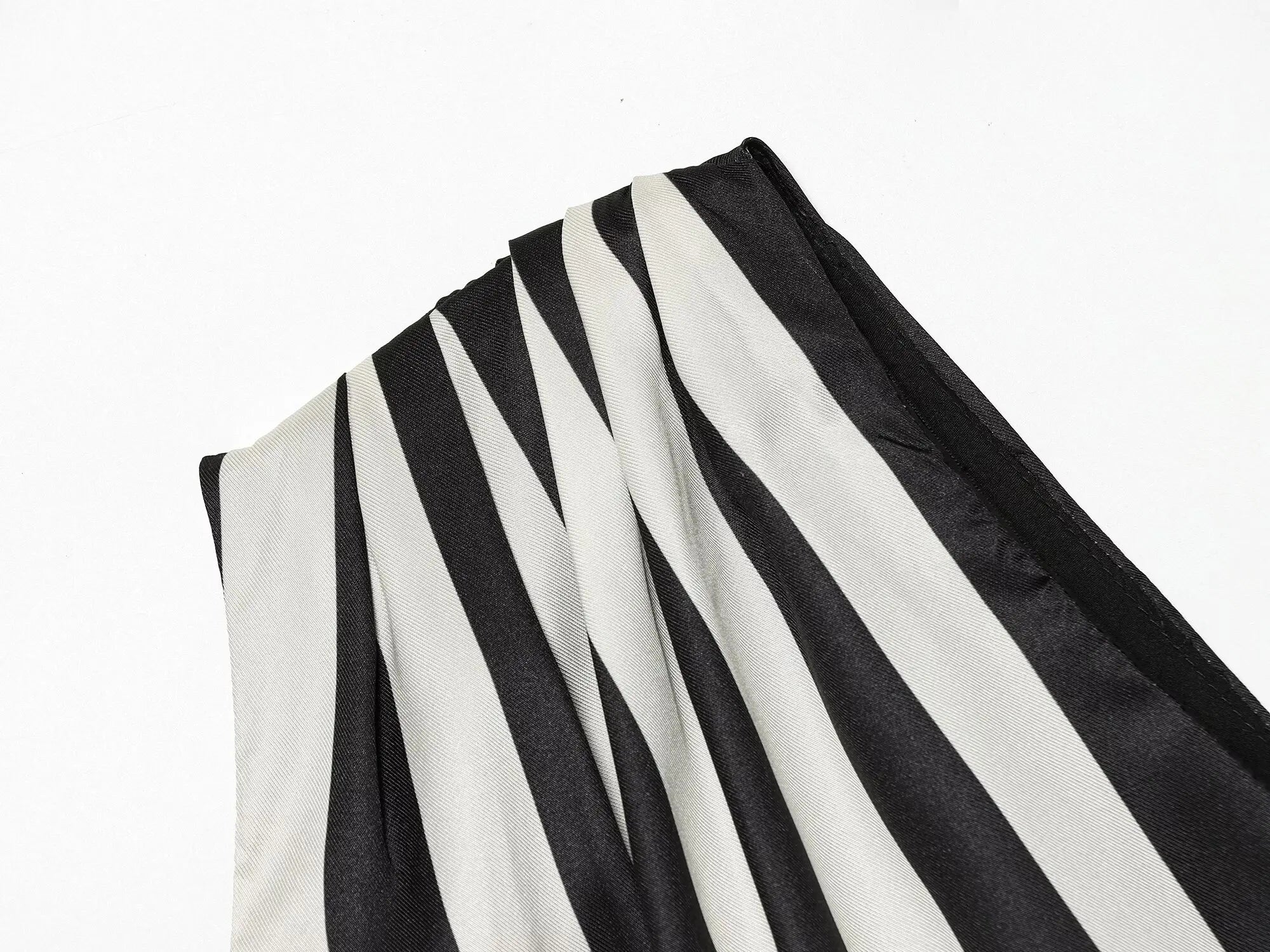VENI STRIPED ONE SHOULDER BLOUSE
