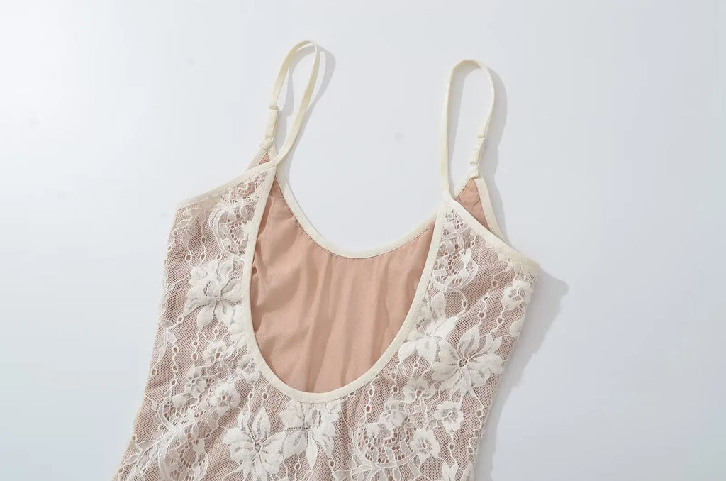 AMINA LACE BODYSUIT