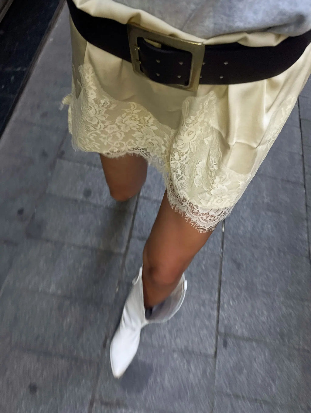 NARA SATIN MINI SKIRT