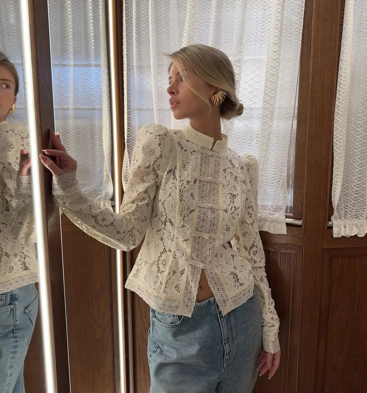 FONTAINE LACE BLOUSE