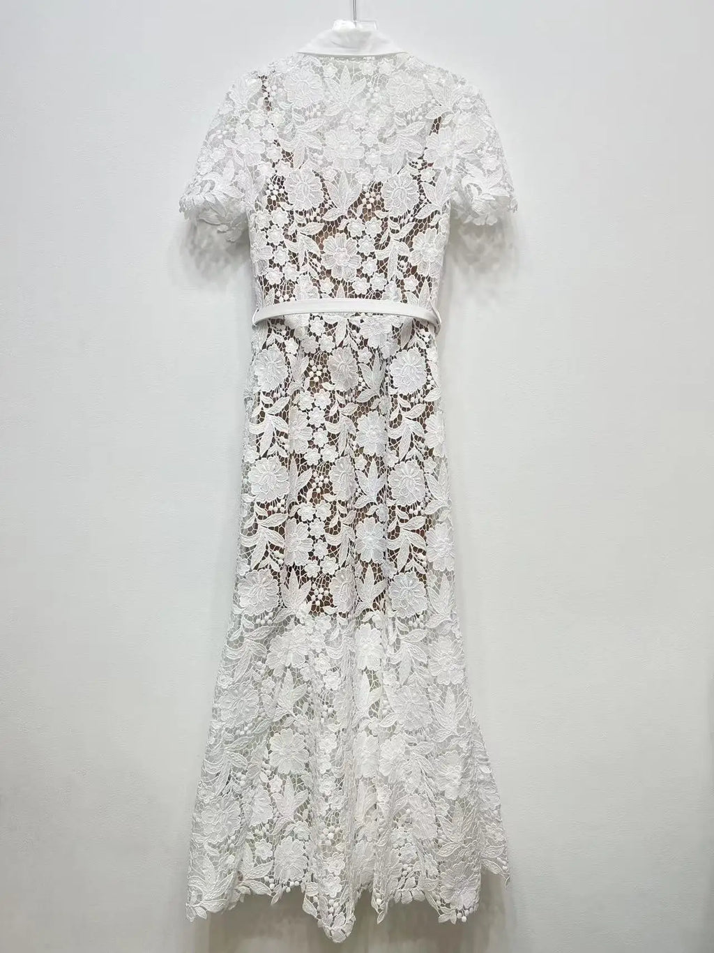 Fashion White Water-soluble Lace Fishtail Dress Women Elegant Temperament Turn-down Collar Slim Single-breasted Robe With Belt