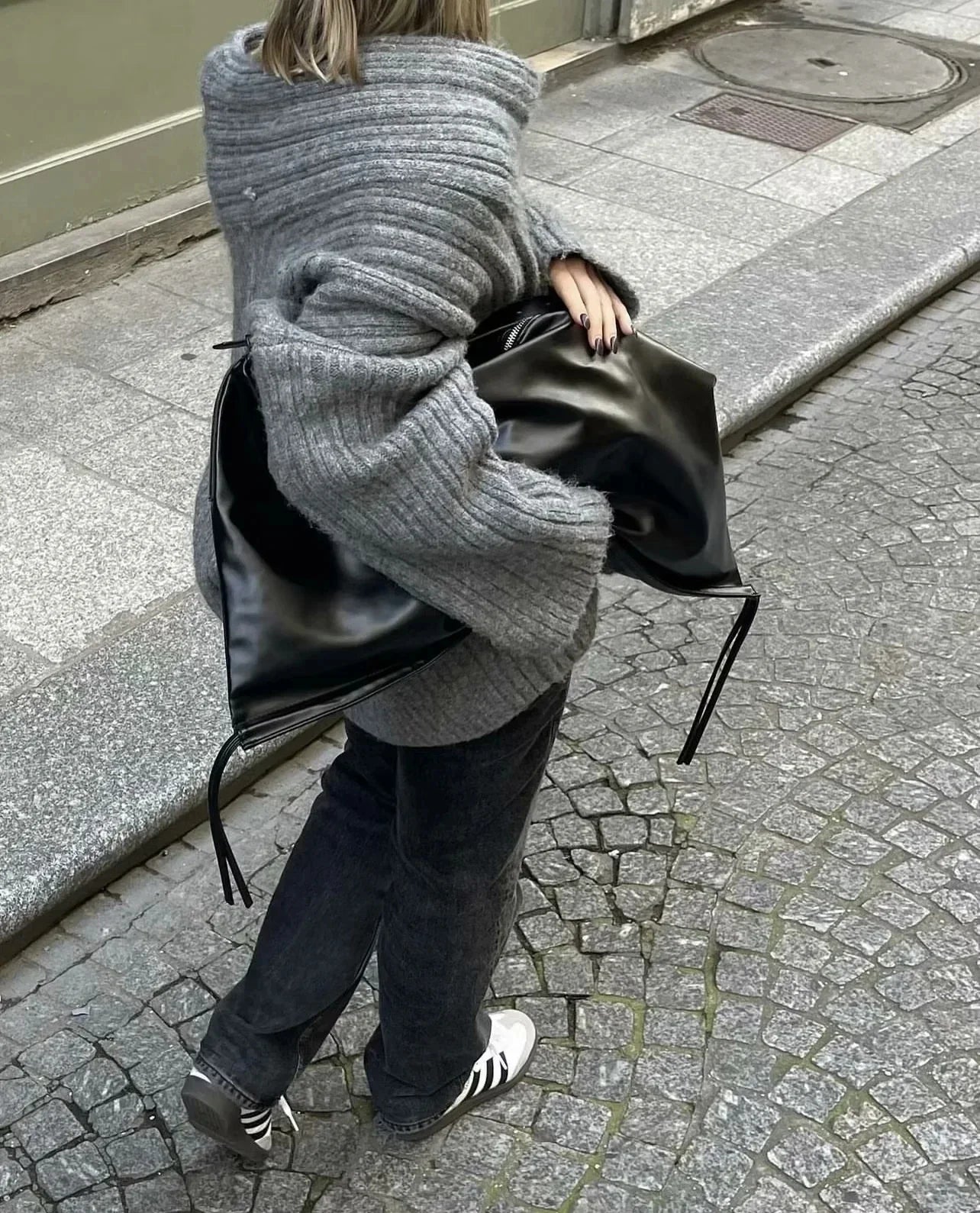 VANI SWEATER