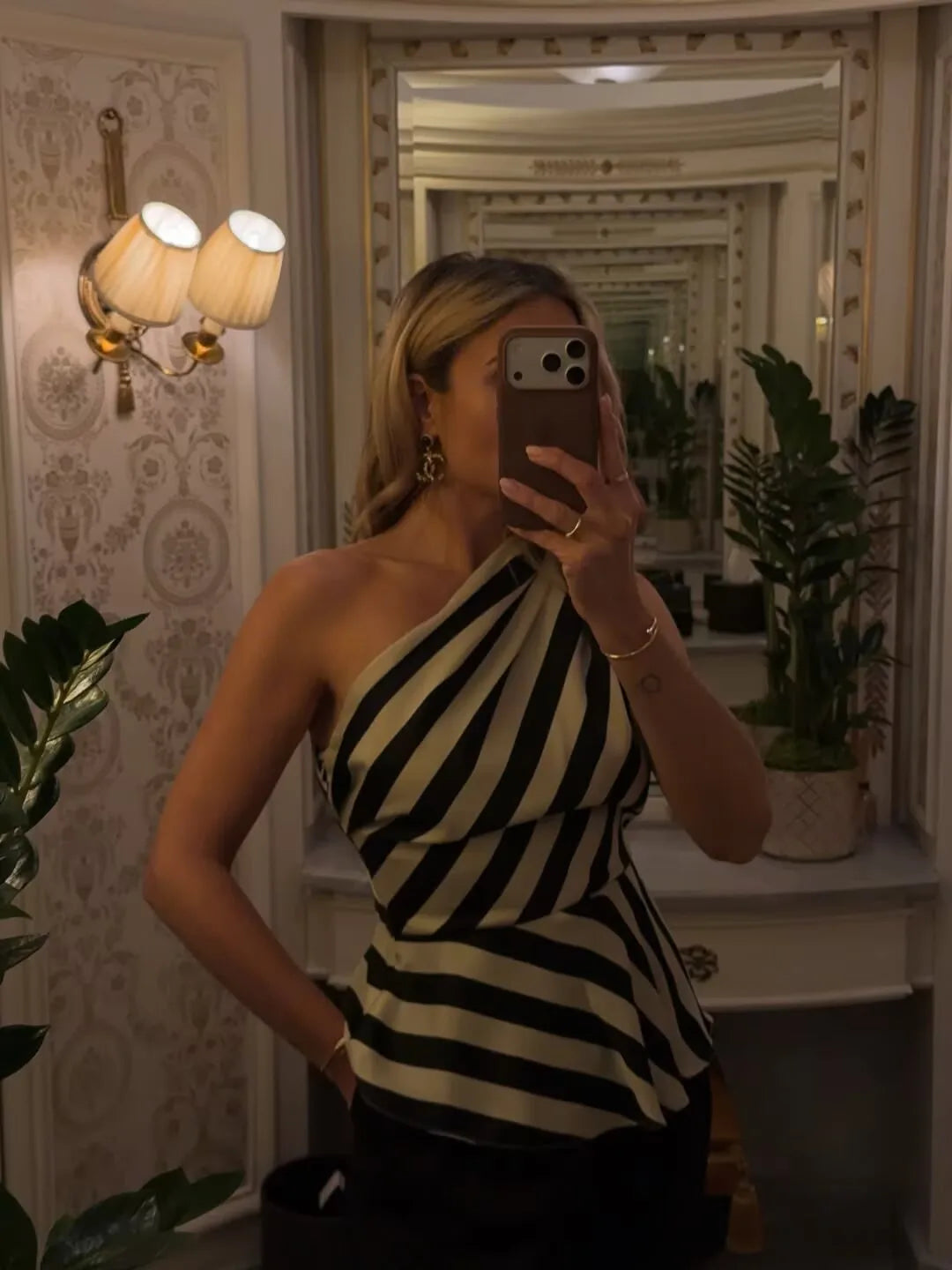 VENI STRIPED ONE SHOULDER BLOUSE