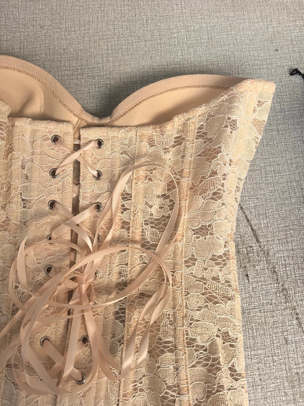 LAVANI LACE CORSET