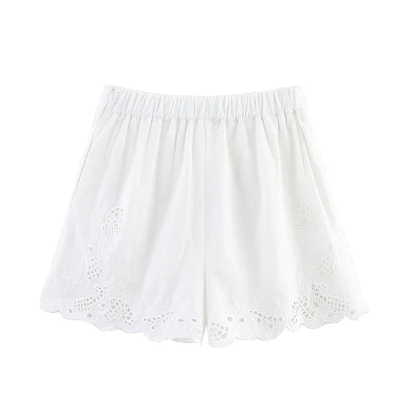 YENKYE Fashion Hollow Out Embroidery Pleated White Shorts Women High Waist Casual Summer pantalones cortos