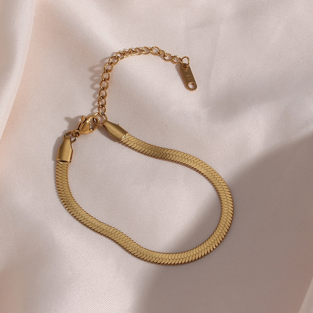 TAYLOR NECKLACE