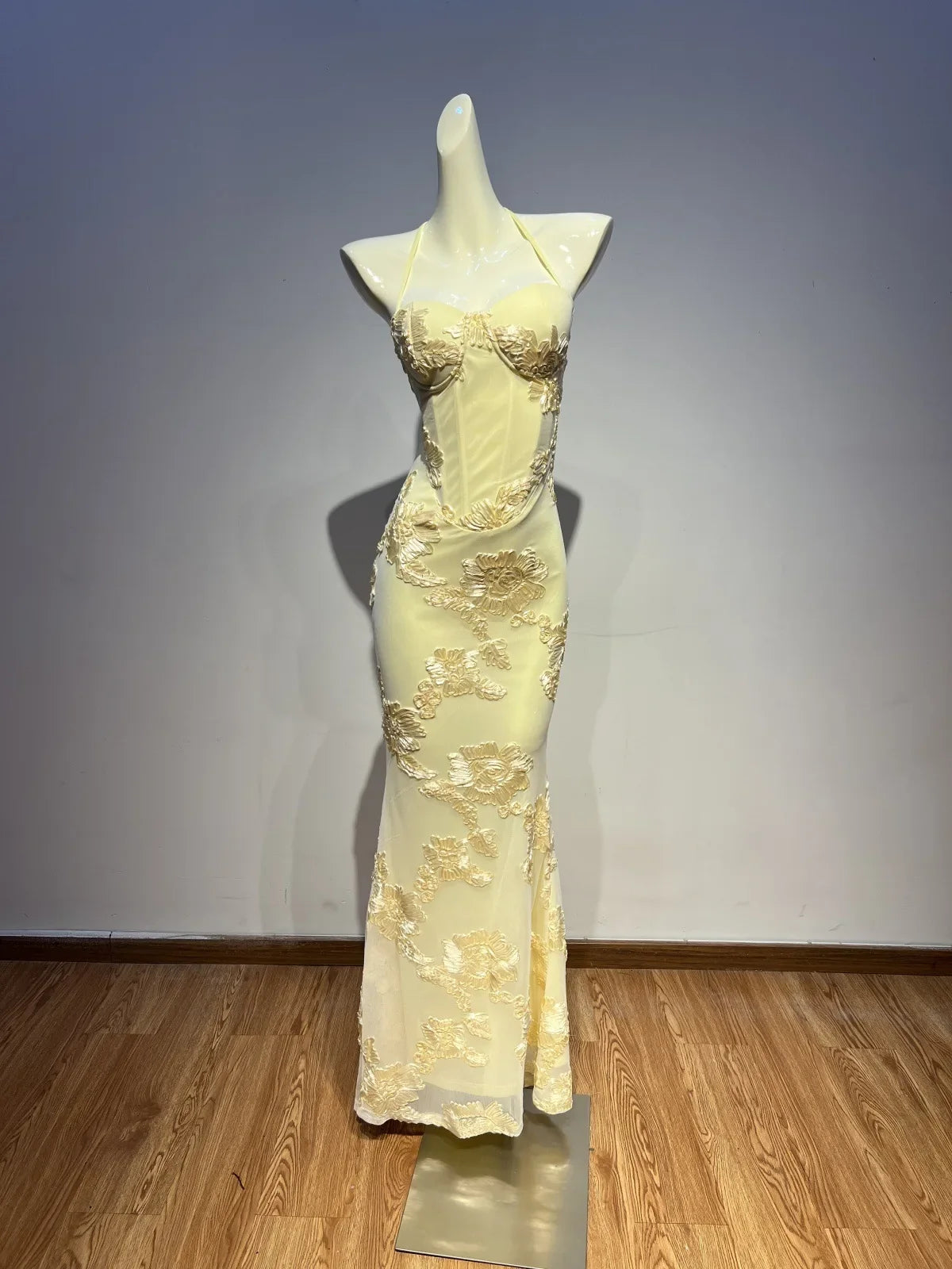 VC Elegant Yellow Floral Embroidered Mermaid Evening Dress for Women – Spaghetti Strap Corset Bodycon Maxi Gown Party Prom Dress