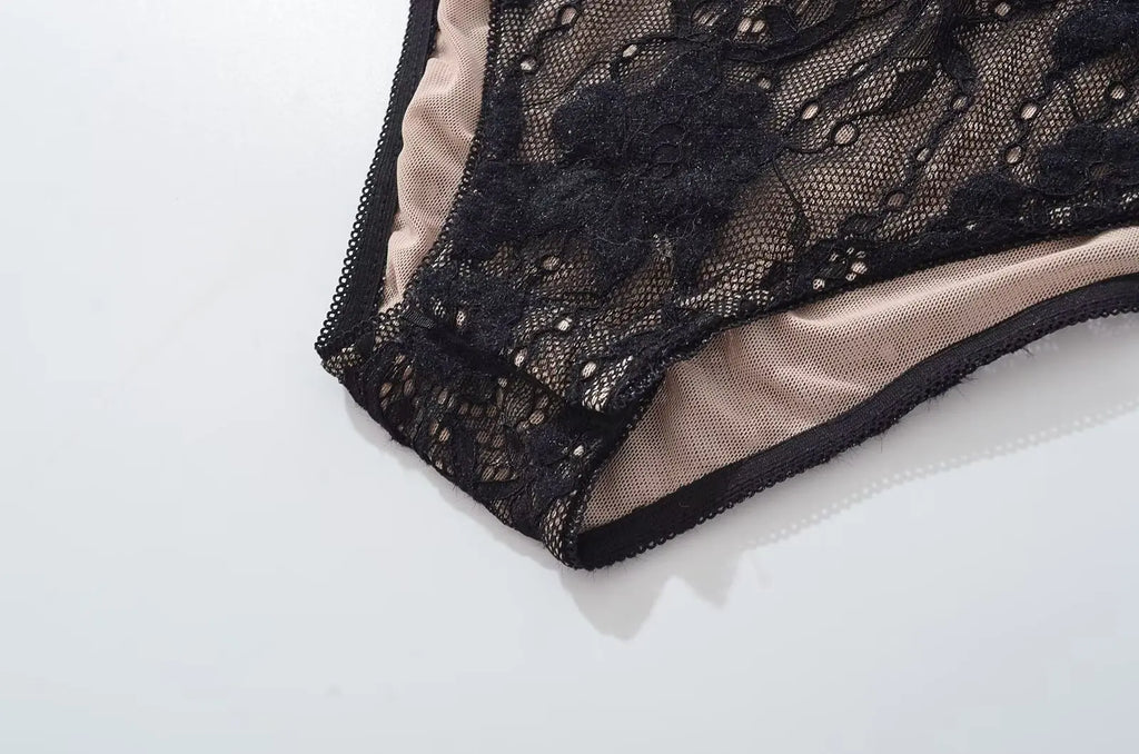 AMINA LACE BODYSUIT